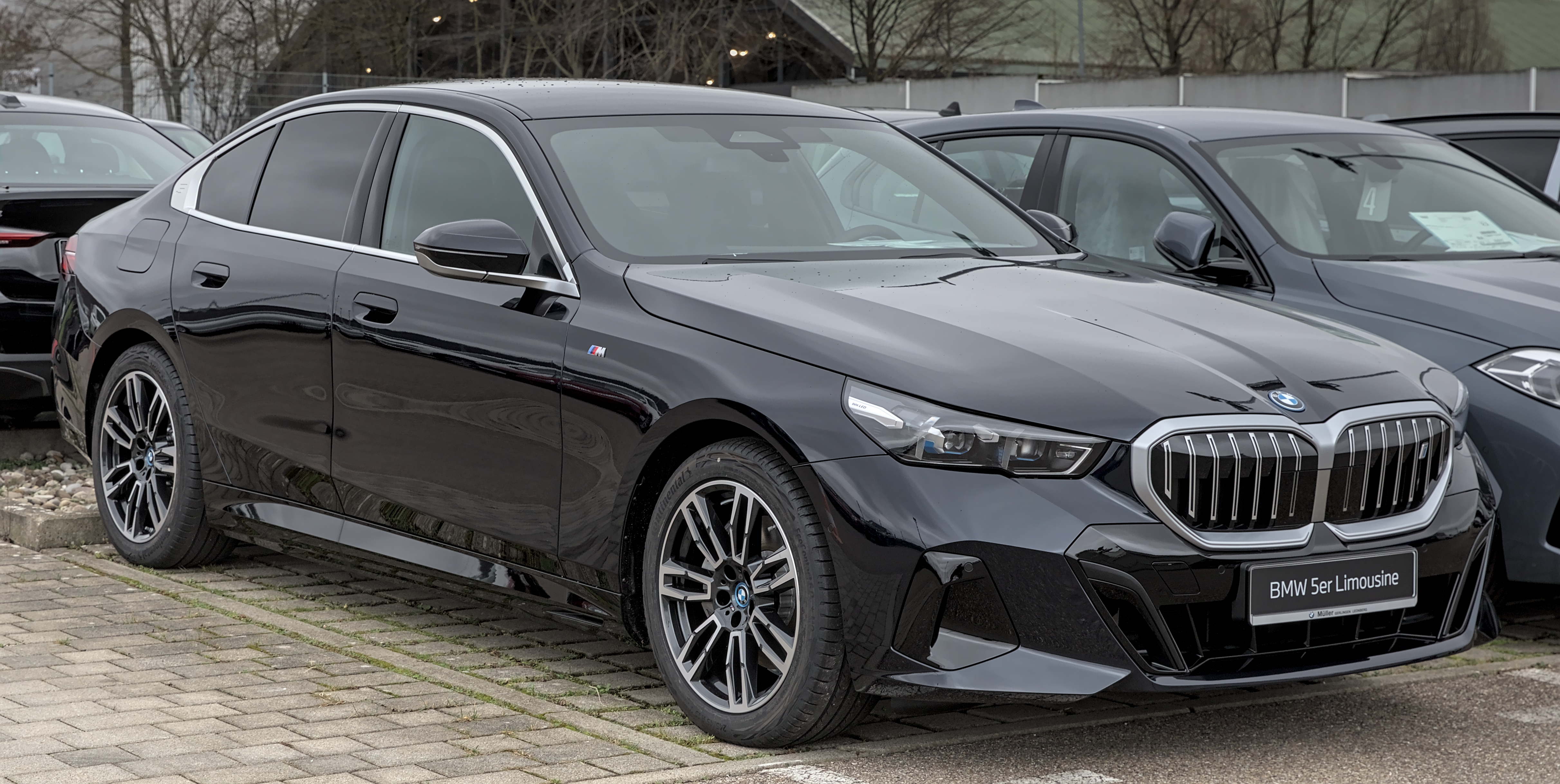 BMW i5 공식 외관 후측면 테일램프