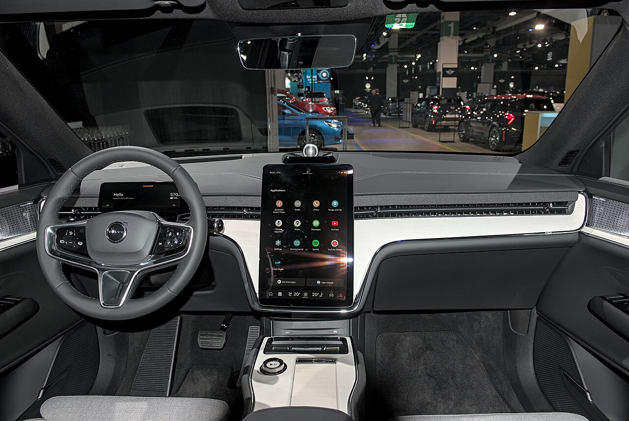 볼보 EX90 플래그십 전기 SUV 공식 실차 외관